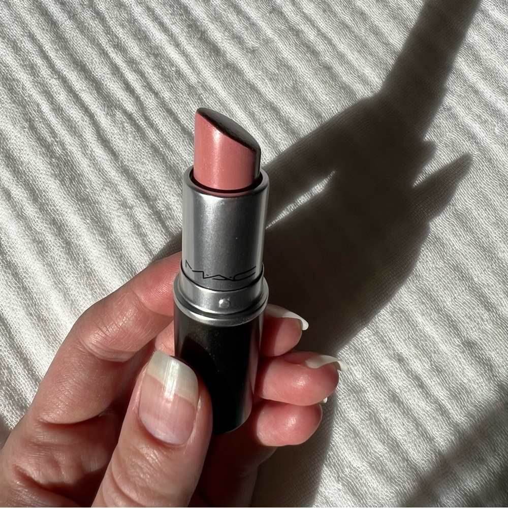 MAC Cremesheen Nude Lipstick in shade Creme Cup